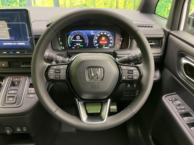 �y�����v�����X�e�A�����O�z�㎿�Ȋv���g�p���邱�ƂŁA��ɂ����������݂ƂĂ��^�]���₷���n���h���ł���