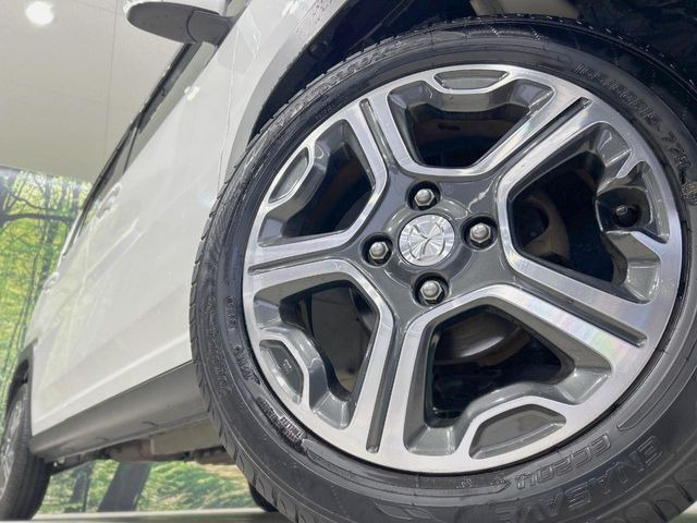 �y����15�C���`�A���~�z�C�[���z�O�ςɃ}�b�`���������A���~�z�C�[���𑕒����Ă���܂��B�e��ЊO�A���~�z�C�[����A�X�^�b�h���X�^�C�����戵�����Ă���܂��B���񂲑��k����������