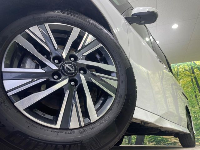 �y����16�C���`�A���~�z�C�[���z�O�ςɃ}�b�`���������A���~�z�C�[���𑕒����Ă���܂��B�e��ЊO�A���~�z�C�[����A�X�^�b�h���X�^�C�����戵�����Ă���܂��B���񂲑��k����������