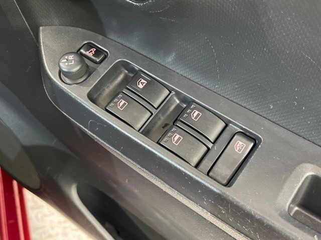 �y�d���i�[�~���[�z�T�C�h�~���[�͓d���i�[���ƂȂ��Ă���A�������ԏ�ł��L�Y�������X�N��}�����܂��B