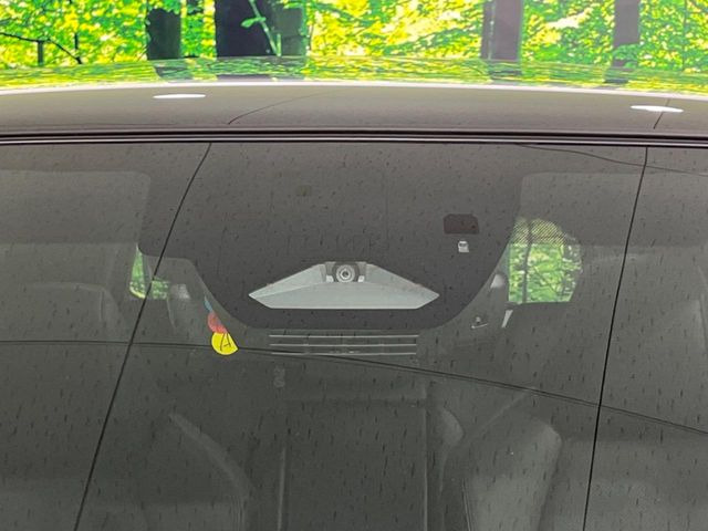 �y�g���^�Z�[�t�e�B�Z���X�z���s���ɑO���̎ԗ�����F�����A�Փ˂������Ȏ��͌x��ƃu���[�L�ŏՓˉ���Ɣ�Q�y�����A�V�X�g�B�����S�Ƀh���C�u�����y���݂��������܂��B