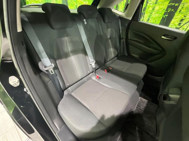 �R���p�N�g�J�[�ł����A�Z�J���h�V�[�g�͏\���ȍL����������K�ɂ���肢�������܂���V�[�g��|���đ傫�ȉו���ς񂾂�ƁA�p�r�̕����L��1��ł��B