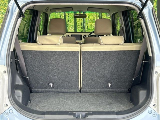 ���i�̂���������ʋ΁A���}���ɏ\���ȉ׎��X�y�[�X���m�ۂ��Ă���܂��B�Z�J���h�V�[�g��|���ƁA�傫�ȉו��̐ύڂ��\�ł���