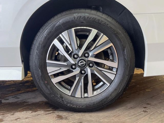 �y����16�C���`�A���~�z�C�[���z�O�ςɃ}�b�`���������A���~�z�C�[���𑕒����Ă���܂��B�e��ЊO�A���~�z�C�[����A�X�^�b�h���X�^�C�����戵�����Ă���܂��B���񂲑��k����������