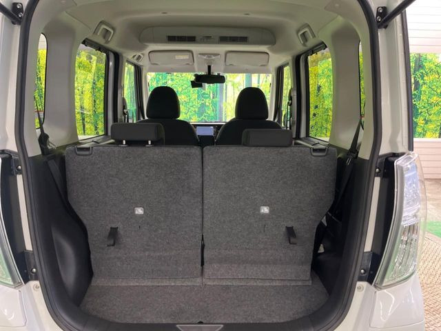 ���i�̂���������ʋ΁A���}���ɏ\���ȉ׎��X�y�[�X���m�ۂ��Ă���܂��B�Z�J���h�V�[�g��|���ƁA�傫�ȉו��̐ύڂ��\�ł���