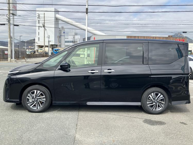 セレナ1.4 e-POWER ハイウェイスターV