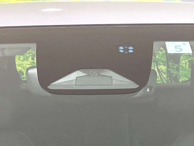 �y�z���_�Z���V���O�z���s���ɑO���̎ԗ�����F�����A�Փ˂������Ȏ��͌x��ƃu���[�L�ŏՓˉ���Ɣ�Q�y�����A�V�X�g�B�����S�Ƀh���C�u�����y���݂��������܂��B