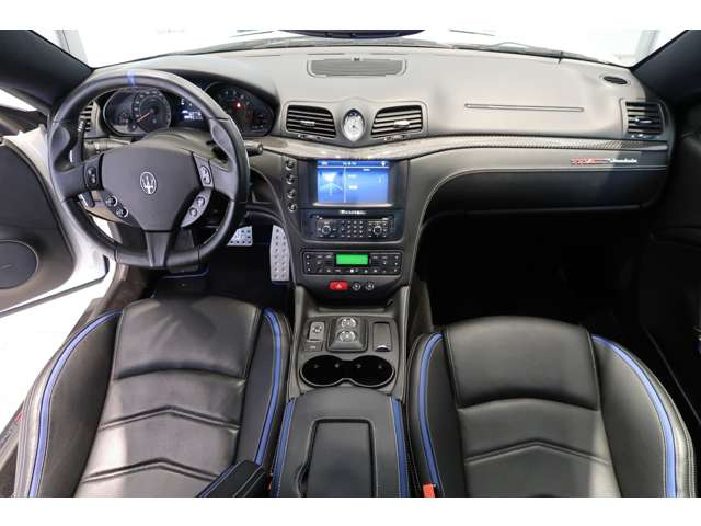 グラントゥーリズモMC ストラダーレ センテニアル スペシャルエディション