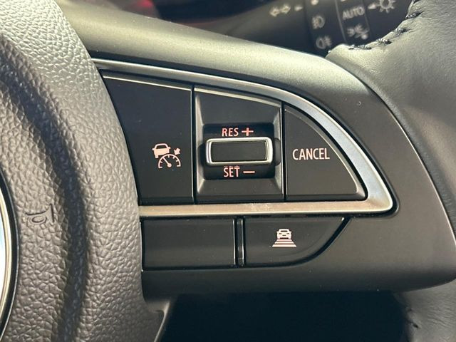 【アダプティブクルーズコントロール】高速道路での長距離走行が楽に!!自動で速度を保つクルーズコントロールが、衝突軽減システムと連携し、前方の車両を感知して車間を保つように速度調節してくれます!!