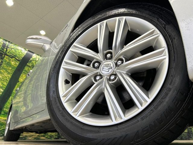 �y����17�C���`�A���~�z�C�[���z�O�ςɃ}�b�`���������A���~�z�C�[���𑕒����Ă���܂��B�e��ЊO�A���~�z�C�[����A�X�^�b�h���X�^�C�����戵�����Ă���܂��B���񂲑��k����������