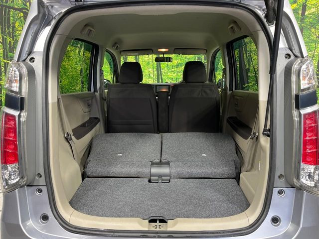 ���i�̂���������ʋ΁A���}���ɏ\���ȉ׎��X�y�[�X���m�ۂ��Ă���܂��B�Z�J���h�V�[�g��|���ƁA�傫�ȉו��̐ύڂ��\�ł���