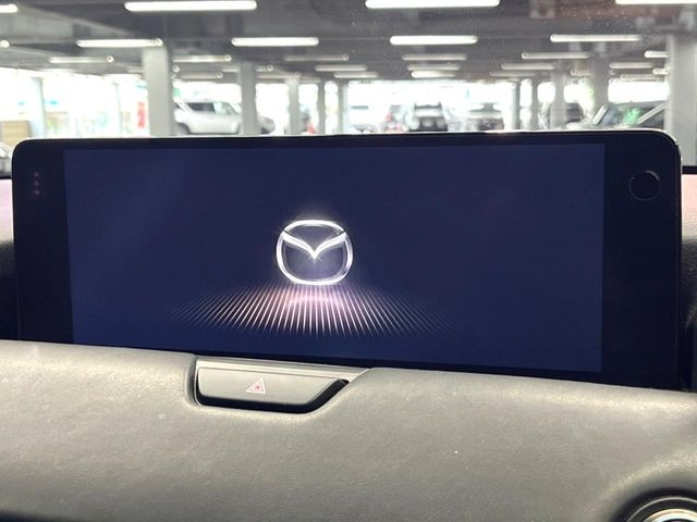 �y12.3�C���`�}�c�_�R�l�N�g�z�ԓ��̕��͋C�Ƀ}�b�`������^�f�B�X�v���C�B�X�}�z�ڑ��ł̃i�r�g�p��Bluetooth�Đ����A�l�X�ȋ@�\���y���߂܂��B�����I�ȃ_�C�������삪�\�ŁA�g��������ǍD�ł��B