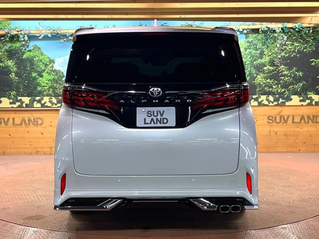 安心の最長10年・走行無制限保証(有償)をご用意。保証内容も充実はもちろん、無料点検&オイル交換や、年中無休の全国・24時間ロードサービスも付帯されておりますのでご安心下さい。