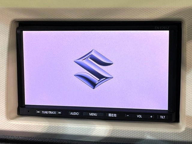 �y�����i�r�z�l�C�̏����i�r�𑕔����Ă���܂��B�i�r�̎g���₷���͂������A�I�[�f�B�I�@�\���[��!�L�����v�◷�s�͂������A�ʋ΂┃�����ȂǕ��i�̃h���C�u���y�����Ȃ�͂���