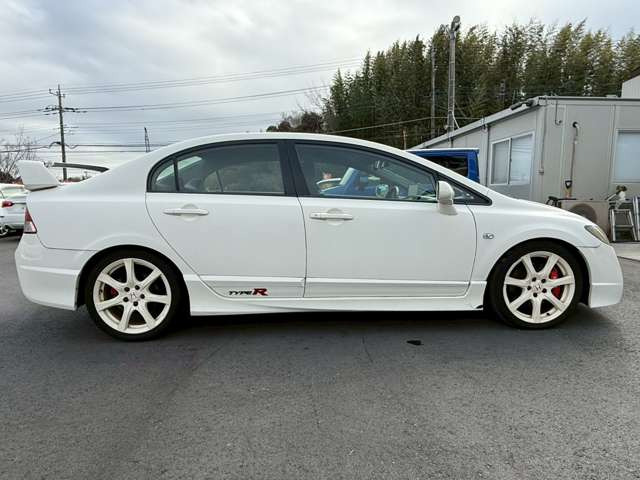 ���X�݌ɂ͊O���A�����N���[�j���O��ɓW�����A�����Ď��̏C�����̗L���A���[�^�[��������̗L������O�ҋ@�ւɂ�錟����S����{���Ă���܂��B�Ԍ��A�����A����h�������ЂőΉ��ł��܂��̂ł����S���������B