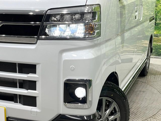 �yLED�w�b�h���C�g�z���V����ԑ��s�����ǍD�Ȏ��E���m�ۂ����S���ĉ^�]�ł��鍂�P�xLED�w�b�h���C�g�𑕔�!�_�����x�������A����d�͂��}�����Ă��܂��B