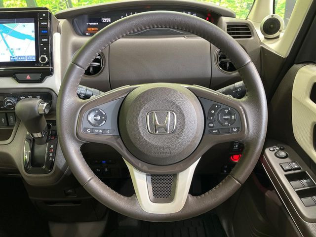 �y�����v�����X�e�A�����O�z�㎿�Ȋv���g�p���邱�ƂŁA��ɂ����������݂ƂĂ��^�]���₷���n���h���ł���