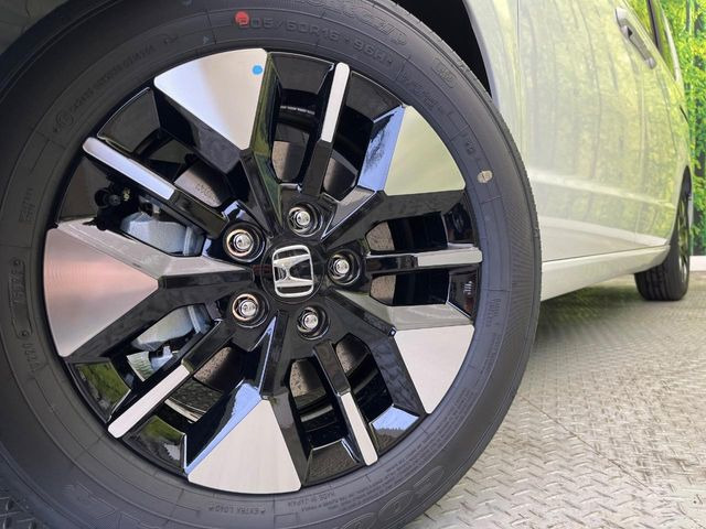 �y����16�C���`�A���~�z�C�[���z�O�ςɃ}�b�`���������A���~�z�C�[���𑕒����Ă���܂��B�e��ЊO�A���~�z�C�[����A�X�^�b�h���X�^�C�����戵�����Ă���܂��B���񂲑��k����������