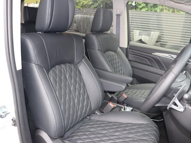 デリカD:52.2 ブラック エディション 4WD