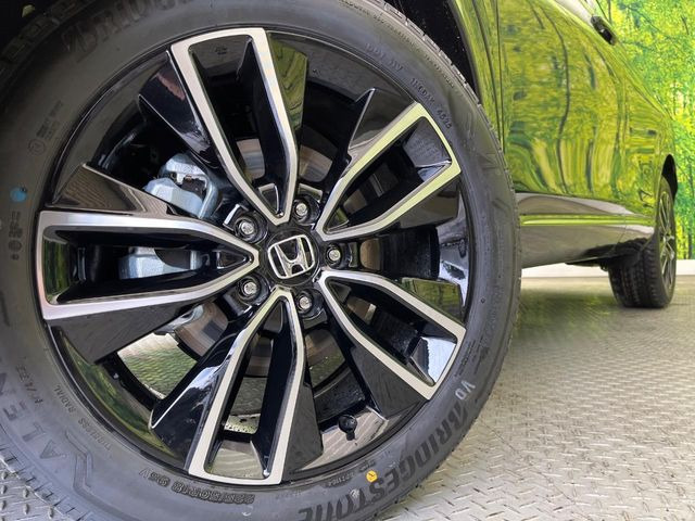 �y����18�C���`�A���~�z�C�[���z�O�ςɃ}�b�`���������A���~�z�C�[���𑕒����Ă���܂��B�e��ЊO�A���~�z�C�[����A�X�^�b�h���X�^�C�����戵�����Ă���܂��B���񂲑��k����������