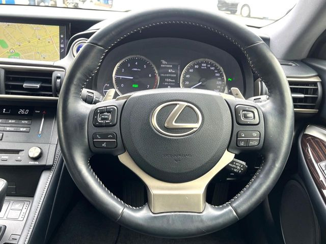 �y�����v�����X�e�A�����O�z�㎿�Ȋv���g�p���邱�ƂŁA��ɂ����������݂ƂĂ��^�]���₷���n���h���ł���