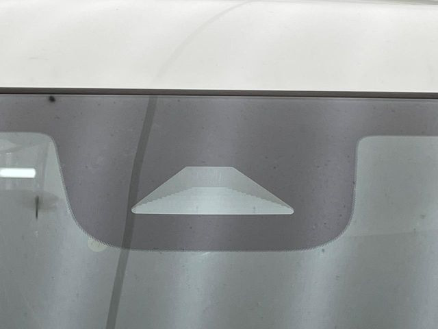 �y�z���_�Z���V���O�z���s���ɑO���̎ԗ�����F�����A�Փ˂������Ȏ��͌x��ƃu���[�L�ŏՓˉ���Ɣ�Q�y�����A�V�X�g�B�����S�Ƀh���C�u�����y���݂��������܂��B