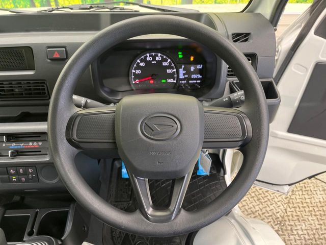 �y�X�}�[�g�A�V�X�g�z���s���ɑO���̎ԗ�����F�����A�Փ˂������Ȏ��͌x��ƃu���[�L�ŏՓˉ���Ɣ�Q�y�����A�V�X�g�B�����S�Ƀh���C�u�����y���݂��������܂��B