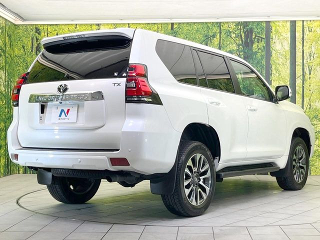 ☆全国のネクステージからお取り寄せが可能※!遠方の店舗に展示してあるクルマが気になる場合も、最寄りの店舗でご覧いただくことが可能です!是非私たちに要望をお聞かせください!※別途費用