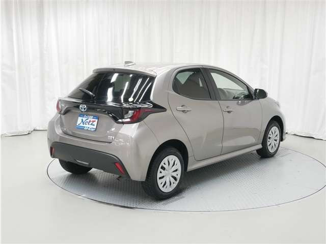 ヤリス1.5 ハイブリッド X E-Four 4WD