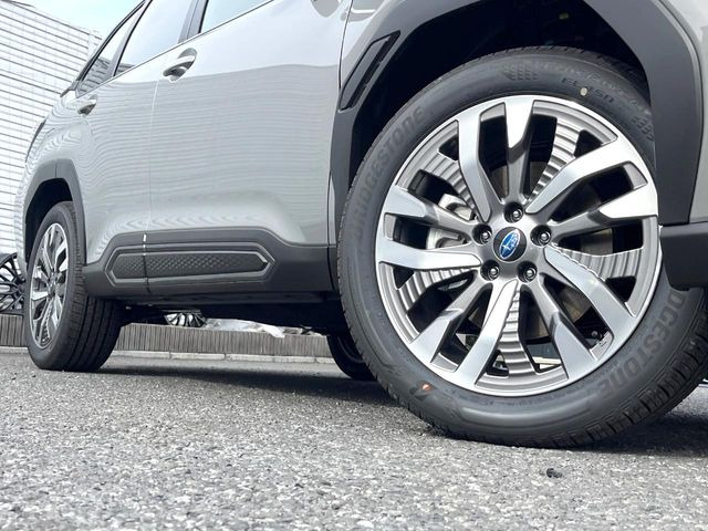 �y����19�C���`�A���~�z�C�[���z�O�ςɃ}�b�`���������A���~�z�C�[���𑕒����Ă���܂��B�e��ЊO�A���~�z�C�[����A�X�^�b�h���X�^�C�����戵�����Ă���܂��B���񂲑��k����������