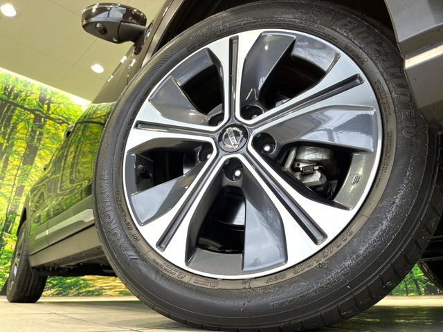 �y����17�C���`�A���~�z�C�[���z�O�ςɃ}�b�`���������A���~�z�C�[���𑕒����Ă���܂��B�e��ЊO�A���~�z�C�[����A�X�^�b�h���X�^�C�����戵�����Ă���܂��B���񂲑��k����������