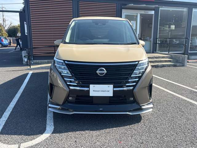 セレナ1.4 e-4ORCE ハイウェイスターV 4WD