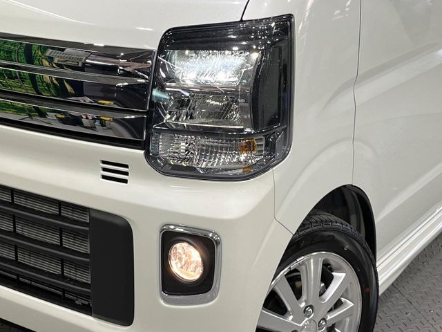 �yLED�w�b�h���C�g�z���V����ԑ��s�����ǍD�Ȏ��E���m�ۂ����S���ĉ^�]�ł��鍂�P�xLED�w�b�h���C�g�𑕔�!�_�����x�������A����d�͂��}�����Ă��܂��B