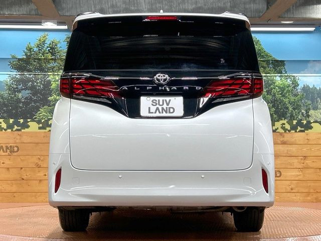 安心の最長10年・走行無制限保証(有償)をご用意。保証内容も充実はもちろん、無料点検&オイル交換や、年中無休の全国・24時間ロードサービスも付帯されておりますのでご安心下さい。