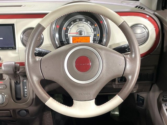 �y�����v�����X�e�A�����O�z�㎿�Ȋv���g�p���邱�ƂŁA��ɂ����������݂ƂĂ��^�]���₷���n���h���ł���