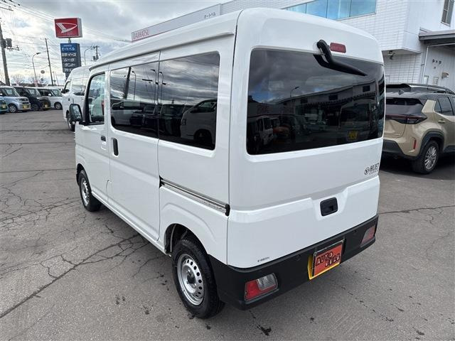 �݌ɎԂ́A�F�X�ȎԎ킪�������p�ӂ������Ă���܂��B