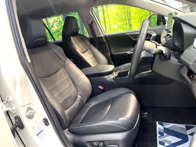 �y���烌�U�[�V�[�g�z����̂ӂ���肪�e�ՂŃ����e�i���X�����ȒP�ȁA�@�\���ɗD��鍇����v���̗p�����㎿�ȃV�[�g�ł��B����S�n���悭�A���������ӂ��S�n�ǂ��ԓ���Ԃ����o���Ă���܂��B