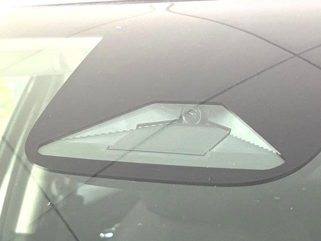 �y�z���_�Z���V���O�z���s���ɑO���̎ԗ�����F�����A�Փ˂������Ȏ��͌x��ƃu���[�L�ŏՓˉ���Ɣ�Q�y�����A�V�X�g�B�����S�Ƀh���C�u�����y���݂��������܂��B