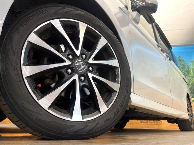 �y����17�C���`�A���~�z�C�[���z�O�ςɃ}�b�`���������A���~�z�C�[���𑕒����Ă���܂��B�e��ЊO�A���~�z�C�[����A�X�^�b�h���X�^�C�����戵�����Ă���܂��B���񂲑��k����������