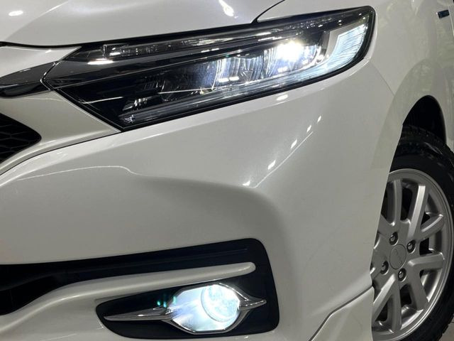 �yLED�w�b�h���C�g�z���V����ԑ��s�����ǍD�Ȏ��E���m�ۂ����S���ĉ^�]�ł��鍂�P�xLED�w�b�h���C�g�𑕔�!�_�����x�������A����d�͂��}�����Ă��܂��B