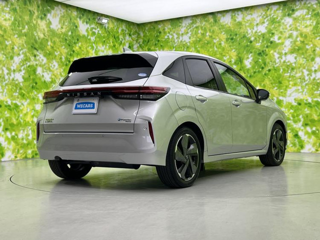 ノートオーラ1.2 G FOUR レザーエディション 4WD