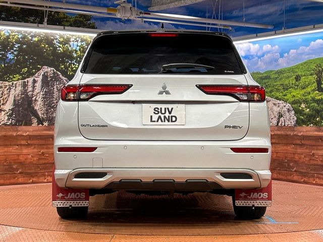 安心の最長10年・走行無制限保証(有償)をご用意。保証内容も充実はもちろん、無料点検&オイル交換や、年中無休の全国・24時間ロードサービスも付帯されておりますのでご安心下さい。