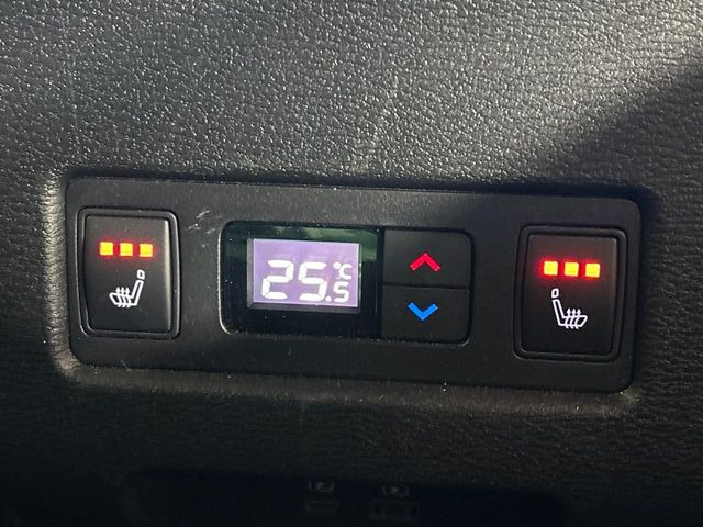 【前席中列シートヒーター】寒い日に重宝するシートヒーター!エアコンより早く温まってくれるので寒がりの人も安心ですね♪エアコンの温風は乾燥するから苦手、という方にもをおすすめです。