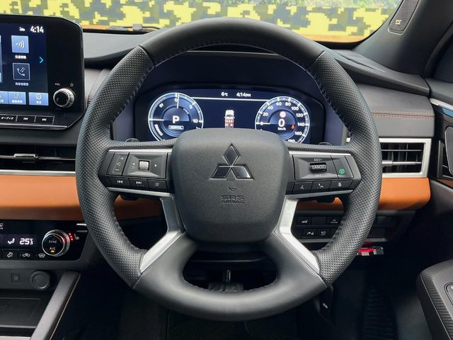 �y�����v�����X�e�A�����O�z�㎿�Ȋv���g�p���邱�ƂŁA��ɂ����������݂ƂĂ��^�]���₷���n���h���ł���