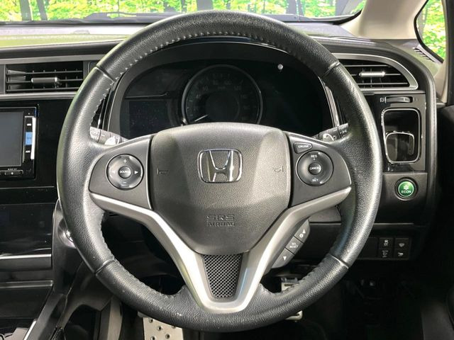 �y�X�e�A�����O�X�C�b�`�z�^�]���A�O������ڐ������炷���ƂȂ��A�I�[�f�B�I���̑��삪�\�ȕ֗��@�\!���S&���K�ȃh���C�u�����o���Ă���܂���