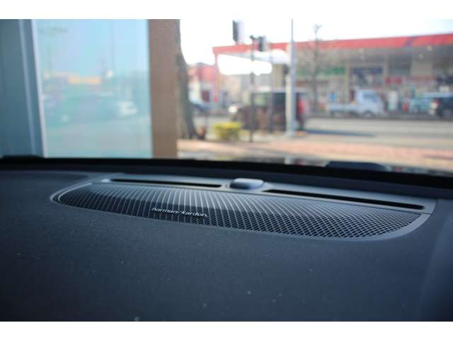 XC40ウルトラ B4 AWD 4WD