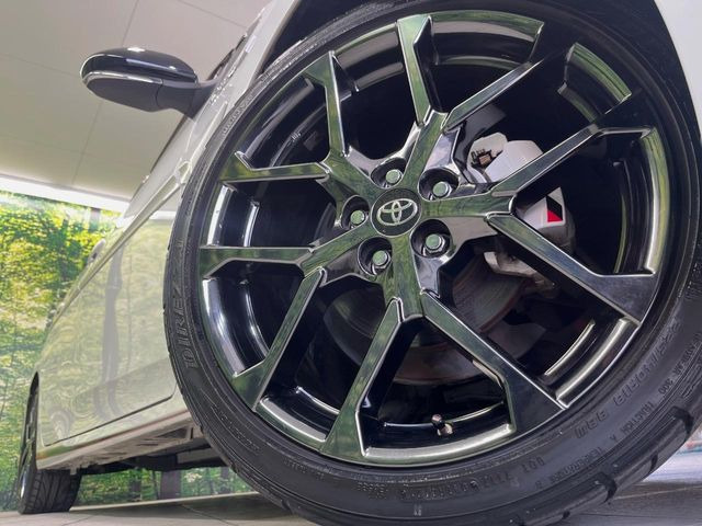 【純正18インチアルミホイール】外観にマッチした純正アルミホイールを装着しております。各種社外アルミホイールや、スタッドレスタイヤも取扱いしております。是非ご相談ください♪