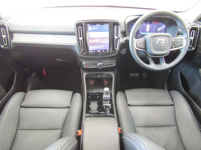 XC40ウルトラ B4 AWD 4WD