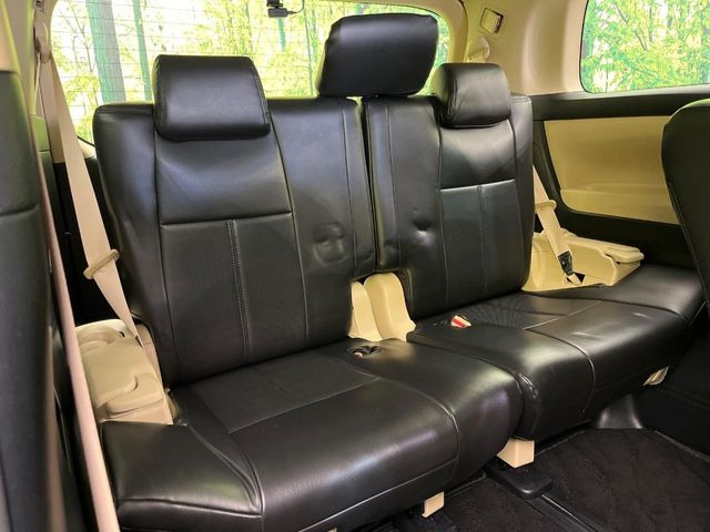3列目シートはもちろん状態良好☆大人でもゆったりと座って頂けますので、大人数でのお出かけもラクラクです♪ご家族で、気の知れた仲間で、ドライブに行くのが楽しみですね♪