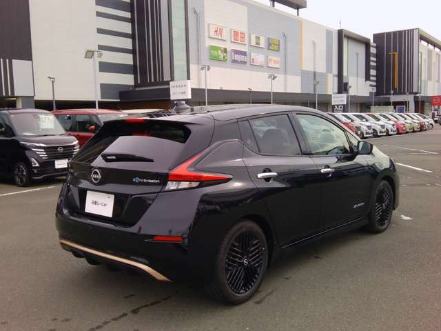 リーフX Vセレクション 90周年記念車